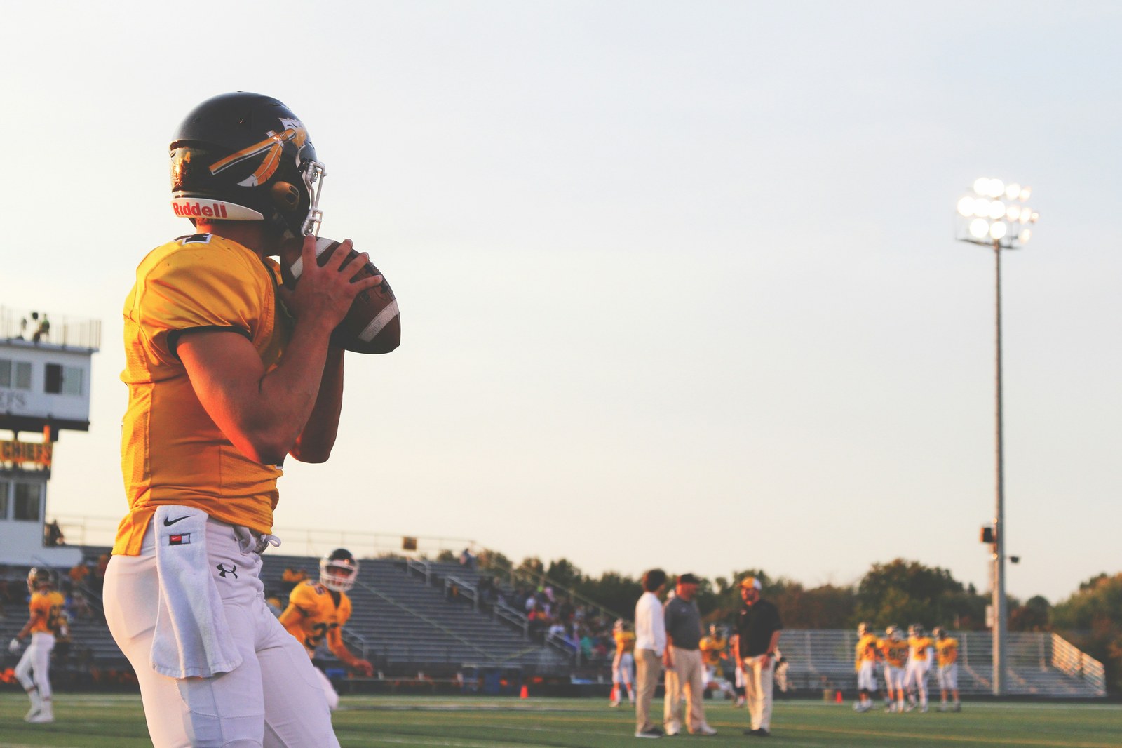 hthapp下载 · 体育资讯与赛程首页主视觉配图